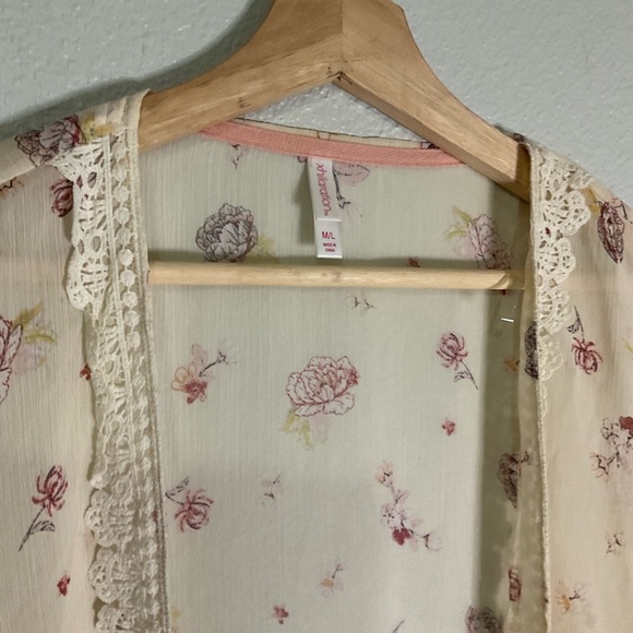 Xhiliration Open Front Kimono Blouse Cream Floral Geese M/L Lace Edge - Picture 4 of 9